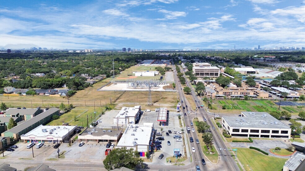 More Photos Of 10610 Fondren Rd, Houston General Retail For Lease