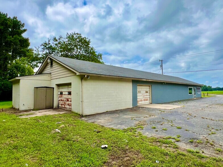 More Photos Of 15242 General Puller Hwy, Deltaville Freestanding For Sale