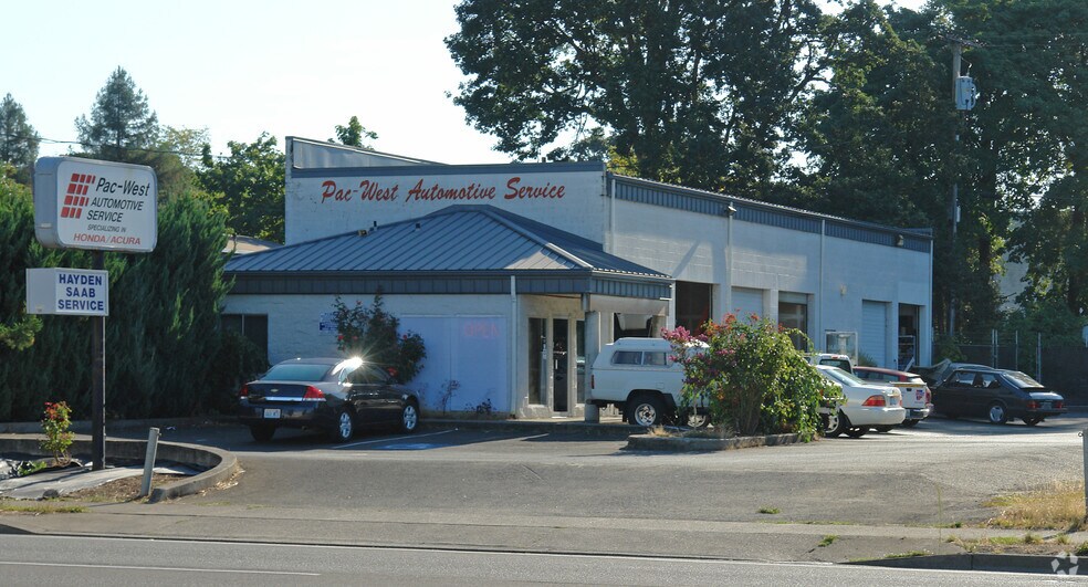 More Photos Of 930 Commercial St NE, Salem General Retail For Sale