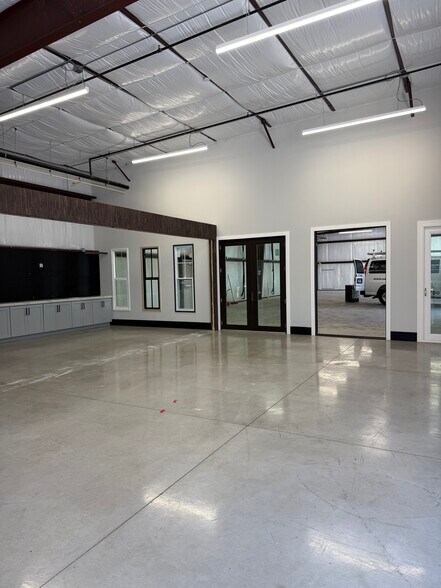 More Photos Of 13214 State Road 54, Odessa Showroom For Lease