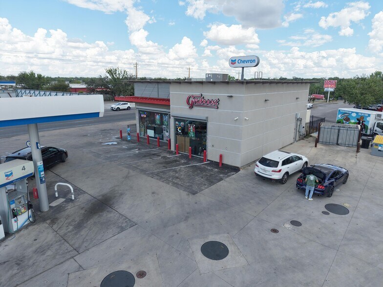 More Photos Of 4611 E Martin Luther King Jr, Austin Service Station For Sale