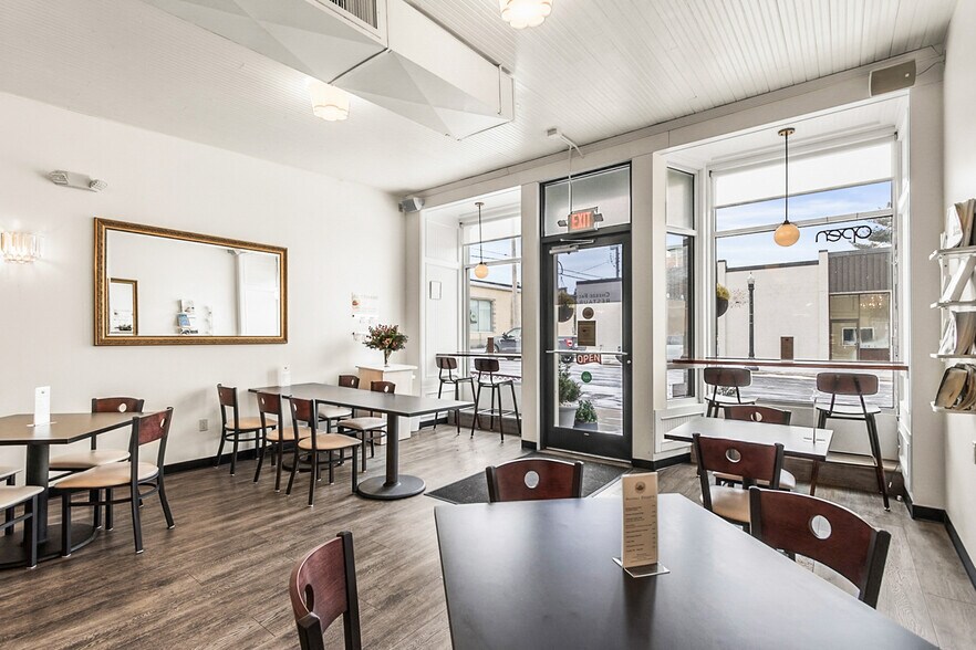 More Photos Of 618 Oak St, Baraboo General Retail For Sale