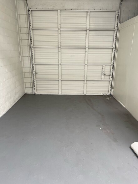 More Photos Of 10400-10422 S La Cienega Blvd, Inglewood Service For Lease