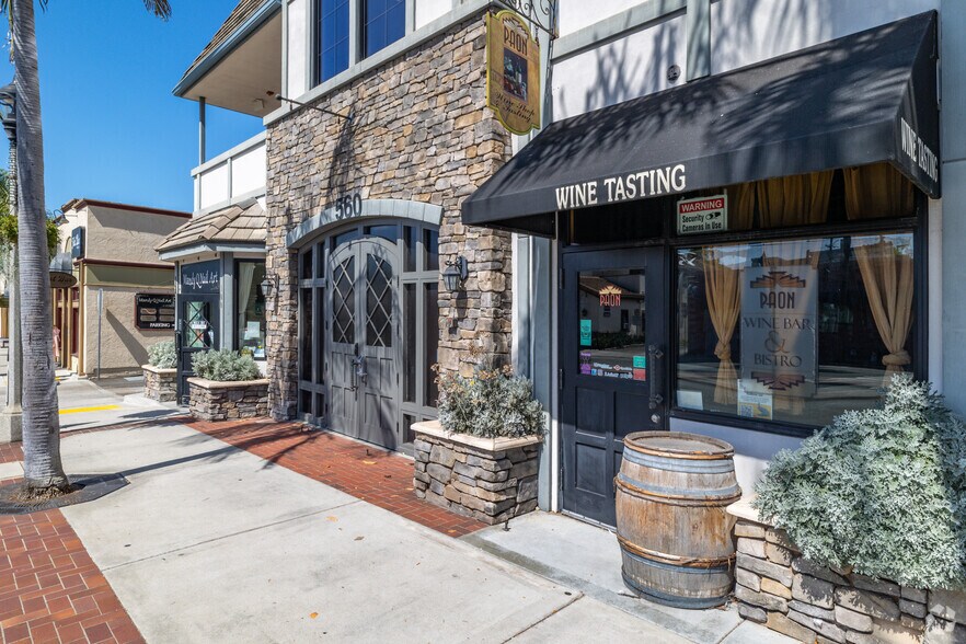 More Photos Of 560 Carlsbad Village Dr, Carlsbad General Retail For Sale