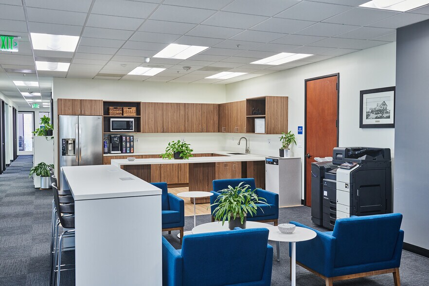 More Photos Of 11661 W San Vicente Blvd, Los Angeles Office For Lease