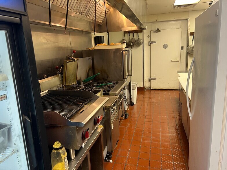 More Photos Of 1020 W Buchanan St, California Fast Food For Sale