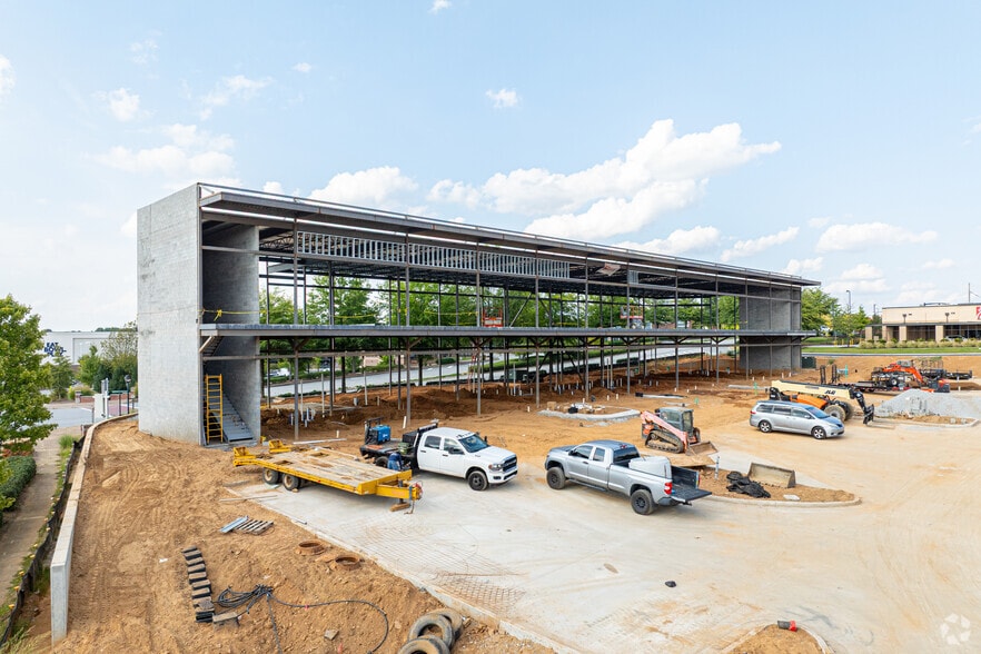 More Photos Of 458 Northolt Pky, Suwanee General Retail For Lease