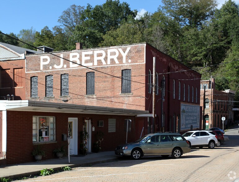 More Photos Of 226 Main St, Sutton Storefront Retail Residential For Lease