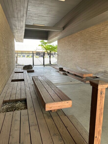 More Photos Of 191 W Shaw Ave, Fresno Office For Lease