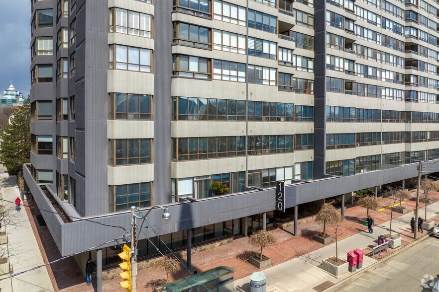 More Photos Of 120 Carlton St, Toronto Office For Sale