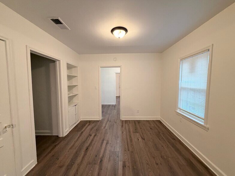 More Photos Of 3612 Park Ave, Memphis General Retail For Sale