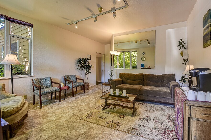 More Photos Of 920 N 1st St, Renton Medical For Sale