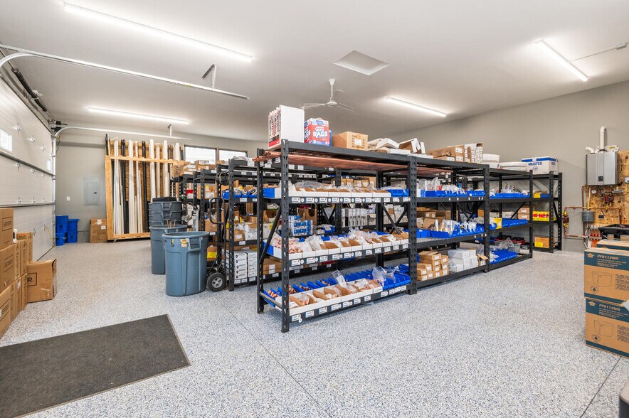 More Photos Of 936 1st Ave E, Shakopee Auto Repair For Sale