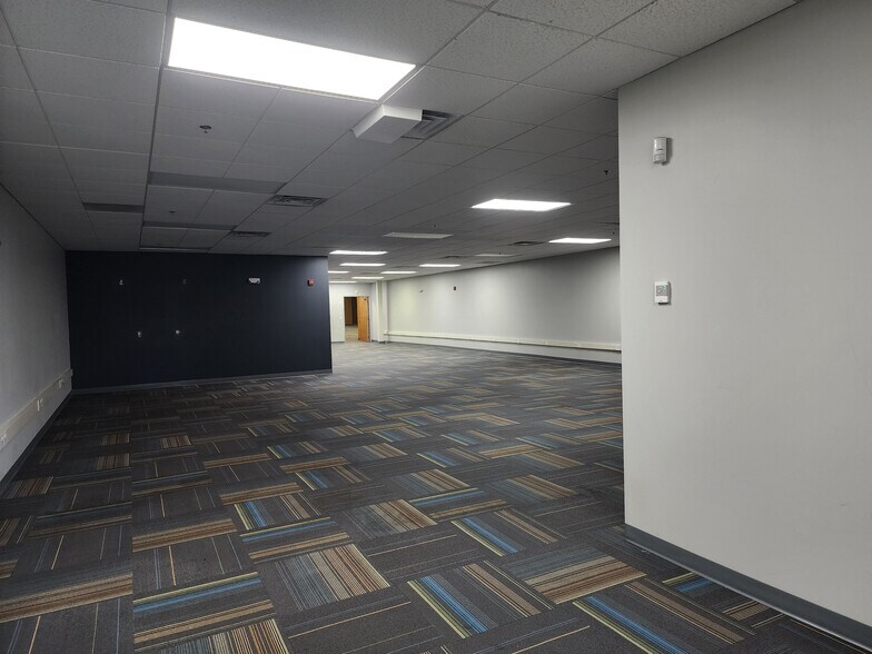 More Photos Of 7011 W Canal Dr, Kennewick Unknown For Lease