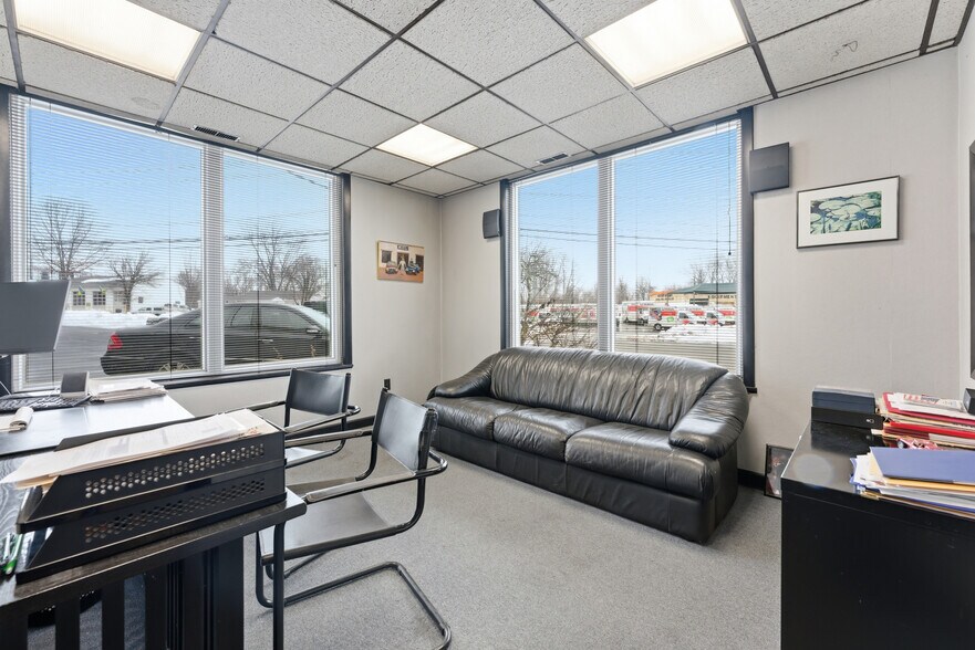 More Photos Of 222 N King St, Northampton General Retail For Sale