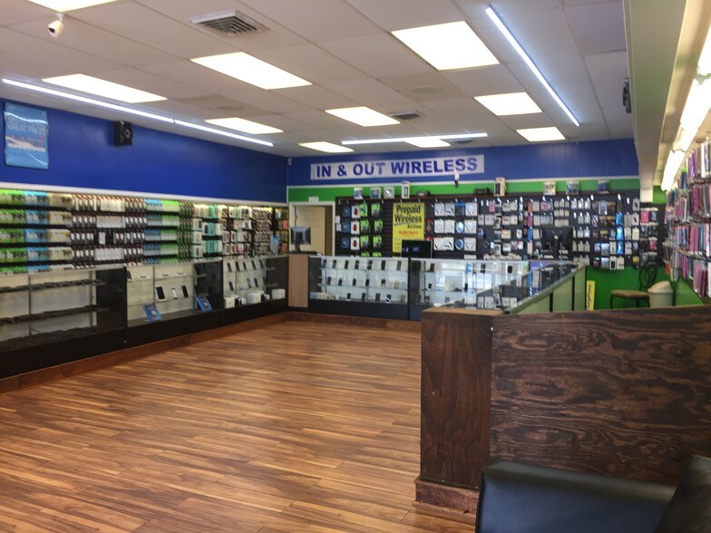 More Photos Of 6149 Macon Rd, Memphis Storefront For Lease