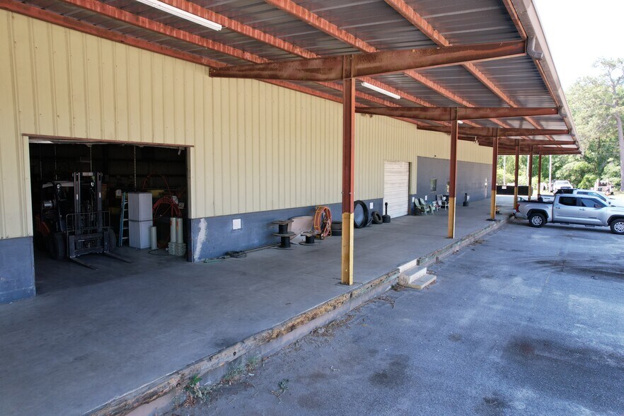 More Photos Of 1500 N Longstreet St, Kingstree Light Distribution For Sale