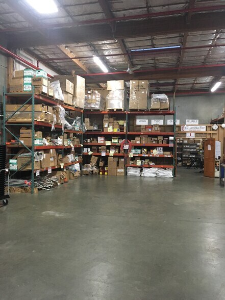 More Photos Of 111 S Findlay St, Seattle Warehouse For Lease