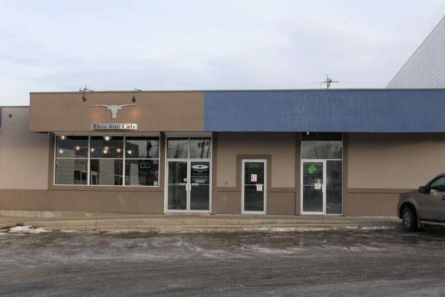 More Photos Of 5105 51 st, Drayton Valley Storefront Retail Office For Sale