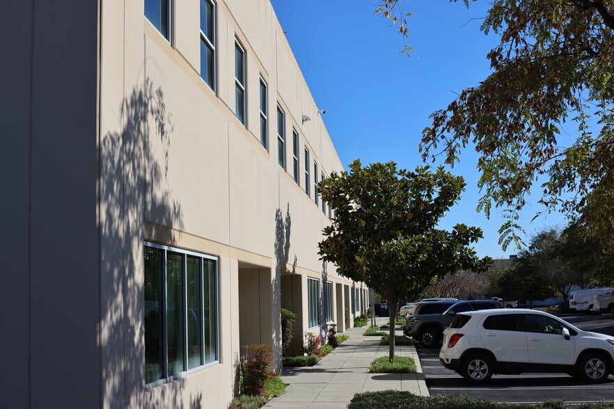 More Photos Of 15823 W Monte St, Sylmar Distribution For Sale