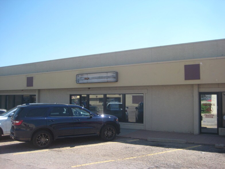 More Photos Of 9848-9858 W Girton Dr, Lakewood Office For Lease
