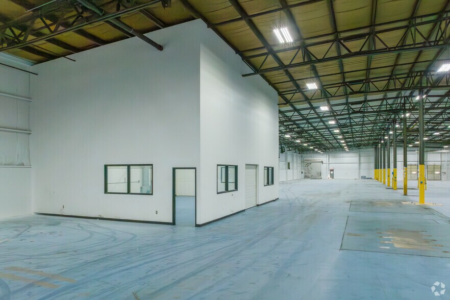 More Photos Of 8400 Ronda Dr, Canton Warehouse For Lease