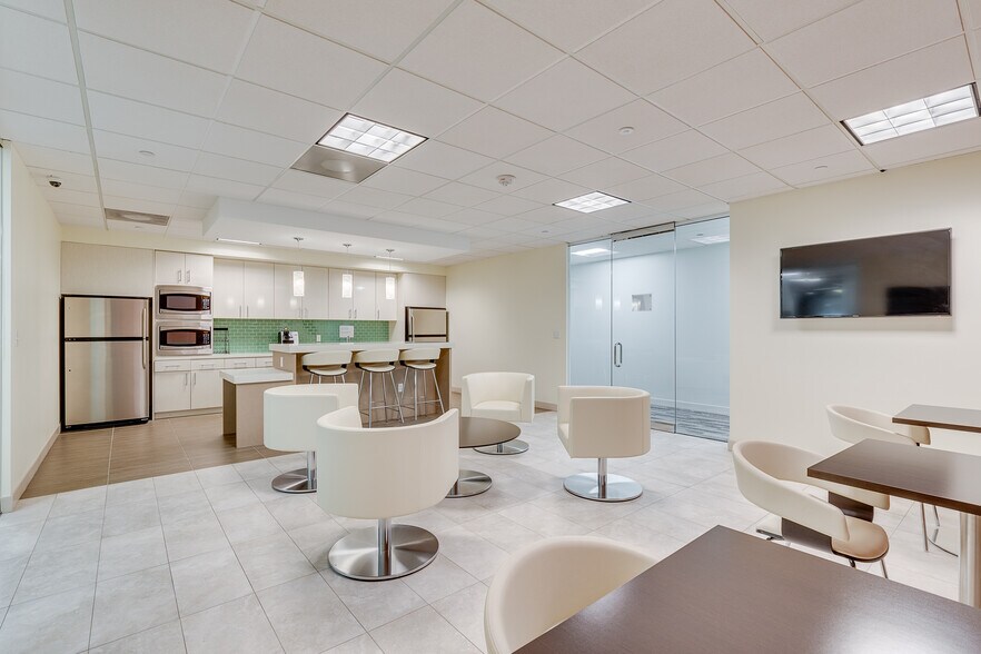 More Photos Of 7557 Rambler Rd, Dallas Office For Lease