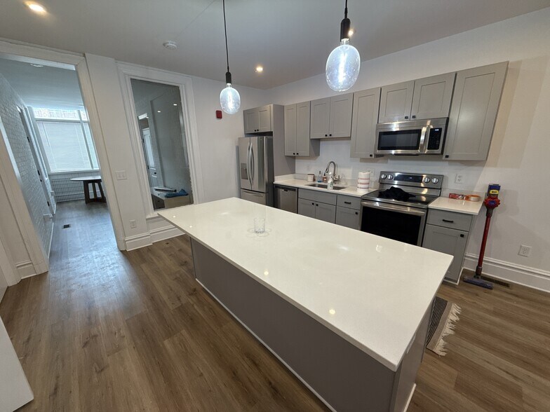 More Photos Of 122 State St, Harrisburg Apartments For Sale