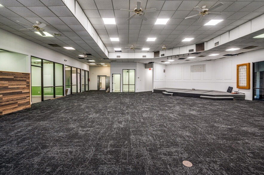 More Photos Of 2345 E State Highway 121, Lewisville Contractor Storage Yard For Sale