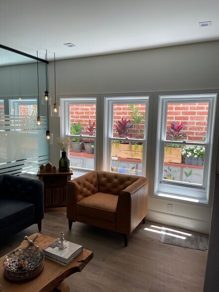 More Photos Of 618-624 N Main St, Santa Ana General Retail For Sale