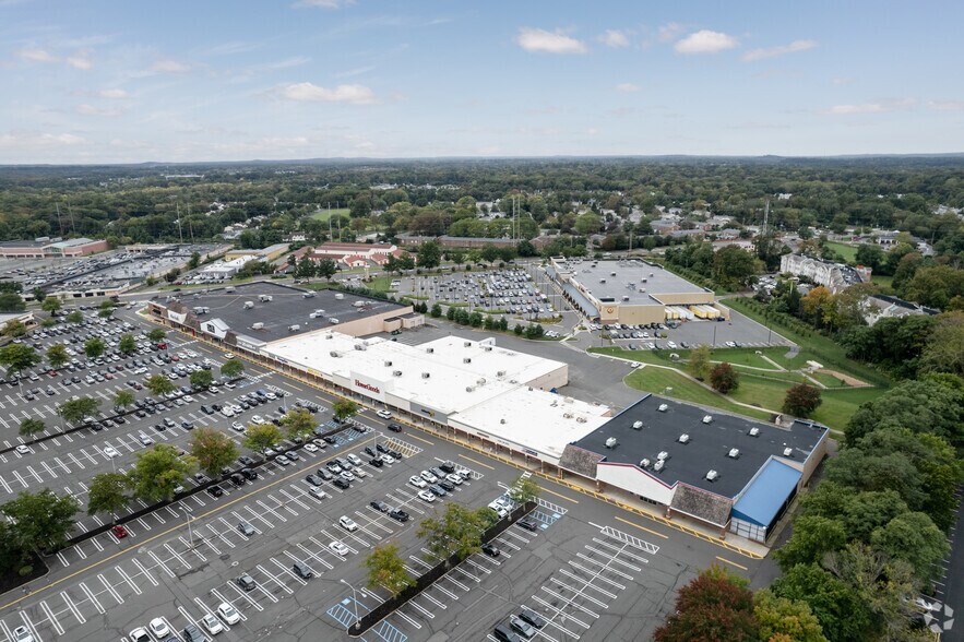 More Photos Of 1026-1140 Broad St, Shrewsbury Unknown For Lease