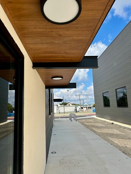 More Photos Of 6427 Babcock Rd, San Antonio Medical For Lease