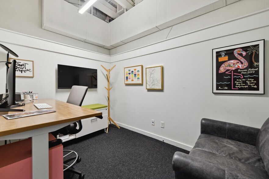 More Photos Of 2911 Walnut St, Denver Showroom For Sale