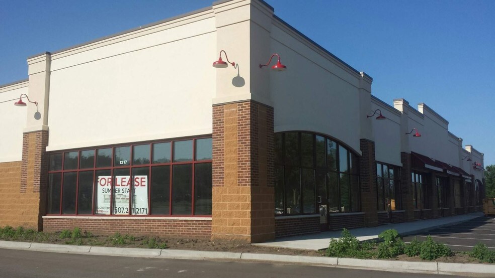 More Photos Of 1217 Marion Rd SE, Rochester Storefront For Lease