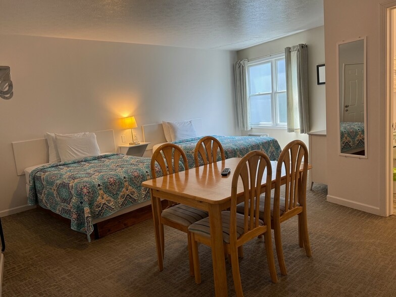 More Photos Of 214 S Main St, Lake City Hotel For Sale