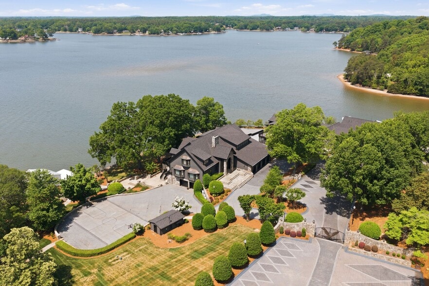 More Photos Of 9715 Nine Eagles Ln, Charlotte Specialty For Sale