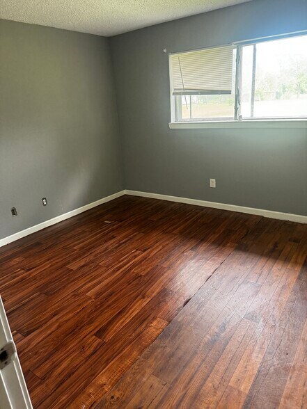 More Photos Of 526 Wilkes St, Wharton Apartments For Sale