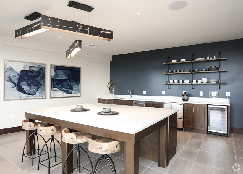 More Photos Of 11830 Sunrise Valley Dr, Reston Apartments For Lease