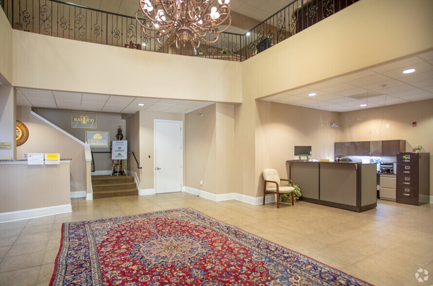 More Photos Of 4702-4708 Capital Cir NW, Tallahassee Manufacturing For Sale