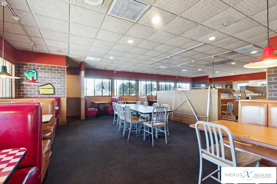 More Photos Of 2185 Post Oak, Marianna Fast Food For Sale