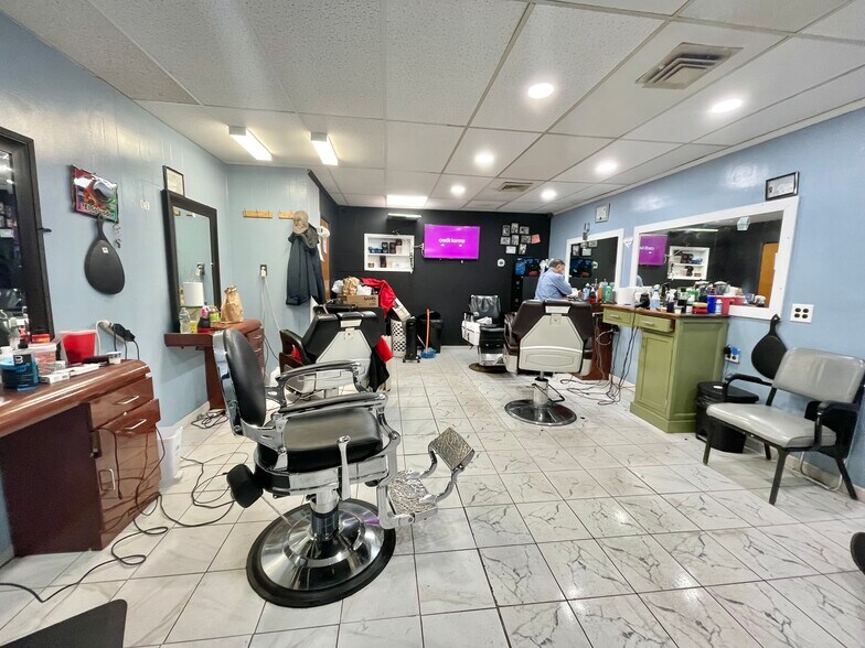 More Photos Of 143 Glen St, Glen Cove Storefront For Sale