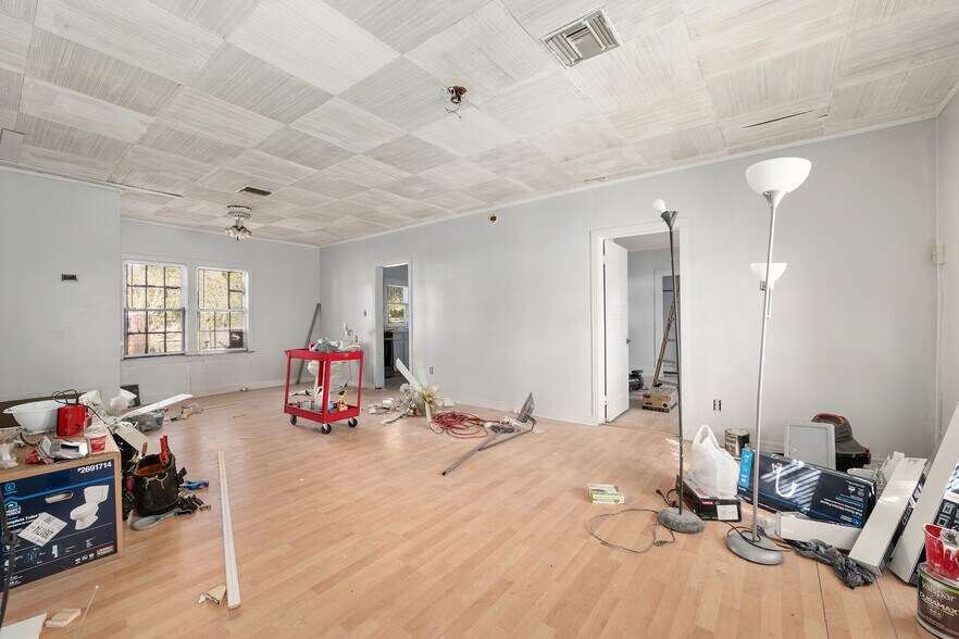 More Photos Of 1007 25th St, Ocala General Retail For Sale