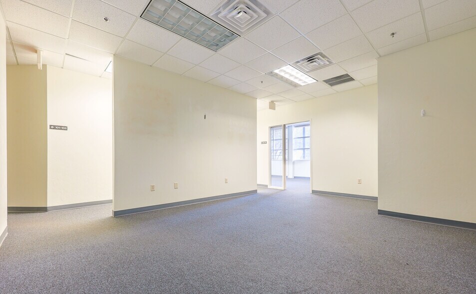 More Photos Of 500 N Garden Ave, Sierra Vista Office For Lease