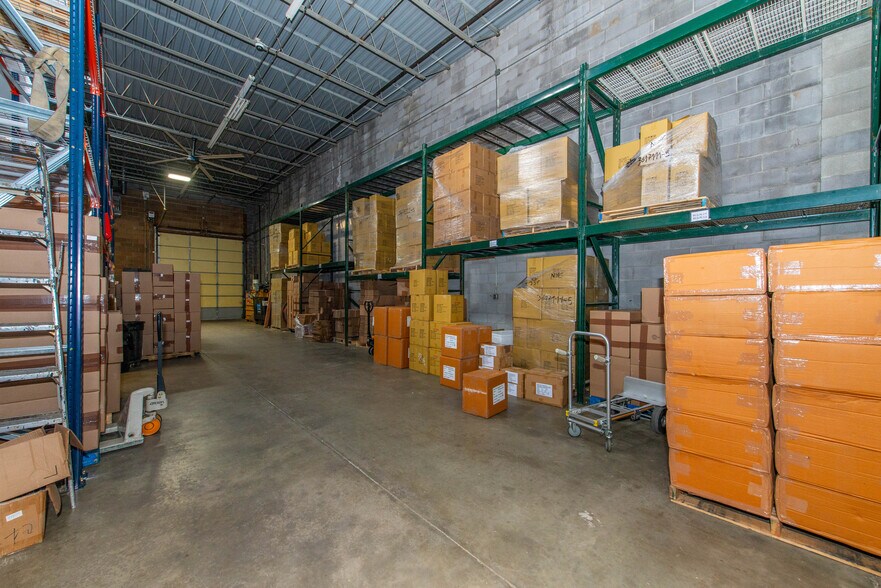 More Photos Of 148 Myer St, Hackensack Warehouse For Lease