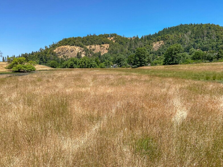 More Photos Of 8017 Old Highway 99 N, Roseburg Distribution For Sale