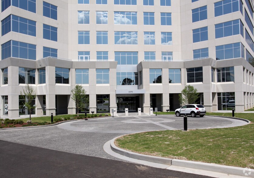 More Photos Of 6070 Poplar Ave, Memphis Office For Lease