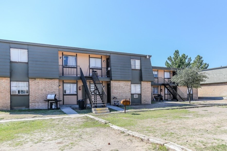 More Photos Of 1101 W Sherer St, Fort Stockton Apartments For Sale