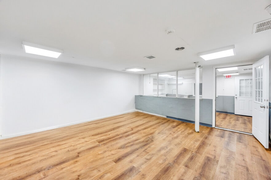 More Photos Of 28 Main St, Hempstead Storefront Retail Residential For Lease