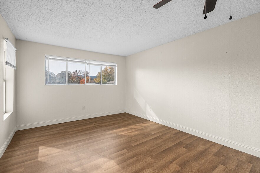 More Photos Of 401 N Cumberland Ave, Russellville Apartments For Sale