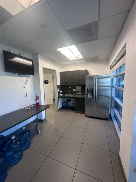 More Photos Of 8158 Beverly Blvd, Los Angeles Medical For Sale